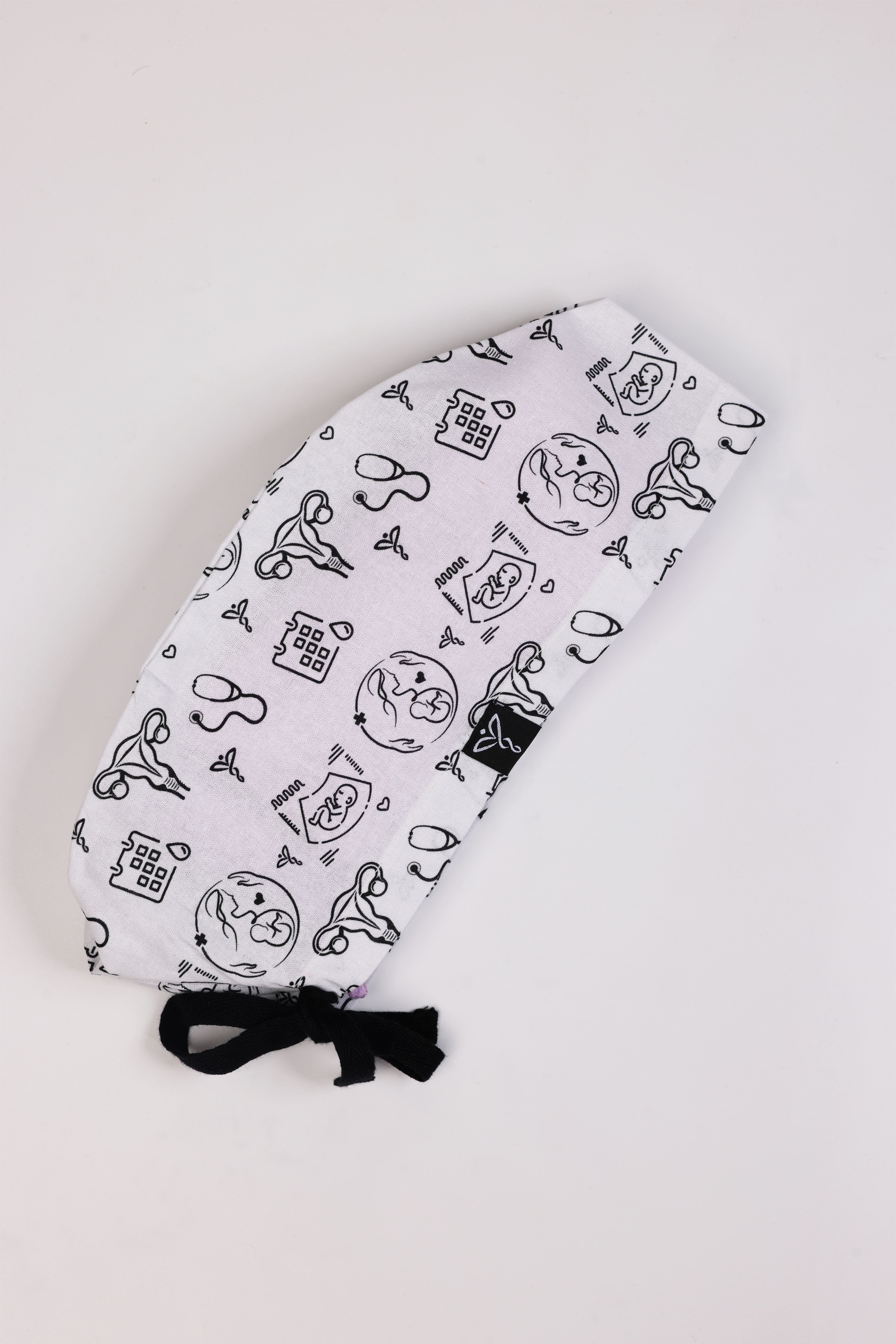 Calot Médical Unisexe – Motif Gynéco Fond Blanc Motifs Noir